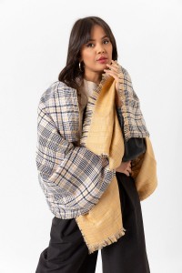 Çift Taraflı Ekoseli Yün Dokulu Atkı Şal